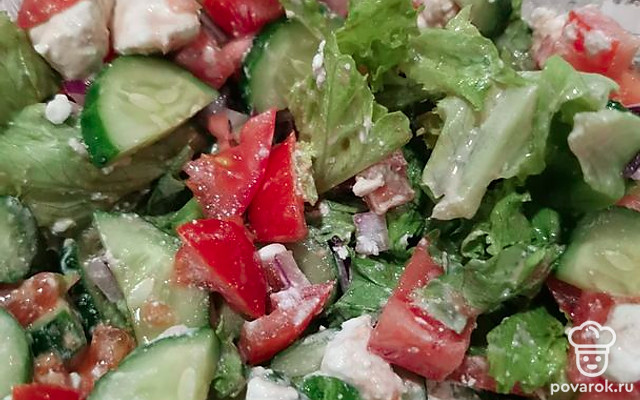 Салат «Летний» из свежих с сыром фета и соевым соусом — Рецепт с фото