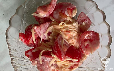 Выложить порционно в тарелки.