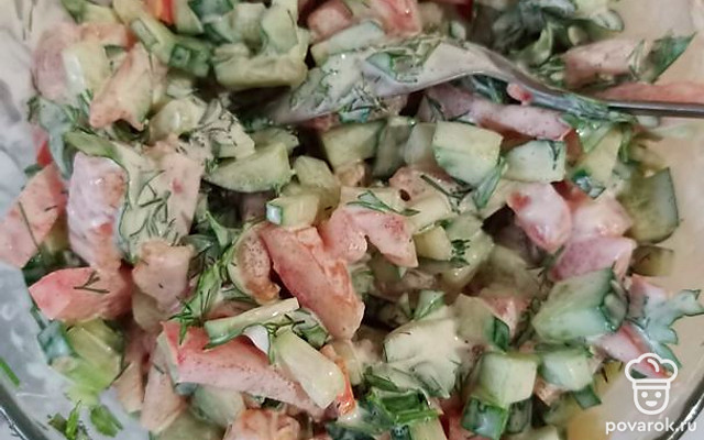 Салатик из помидоров и огурцов — Рецепт с фото