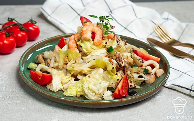 Салат «Царский» с кальмарами и креветками — Рецепт с фото