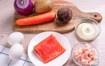 Отварите овощи: морковь, картофель и свеклу, по раздельности.