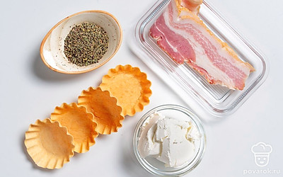 Подготовьте все необходимые ингредиенты. Возьмите большую сковороду для жарки.