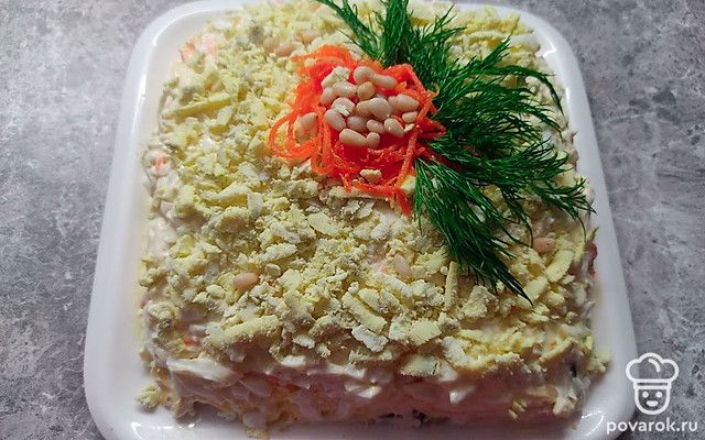 Яркий салат с курицей, корейской морковью и черносливом — Рецепт с фото