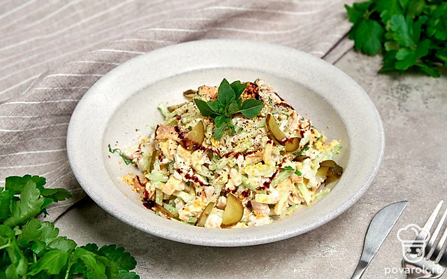 Салат «Нежность» с курицей и яйцом — Рецепт с фото