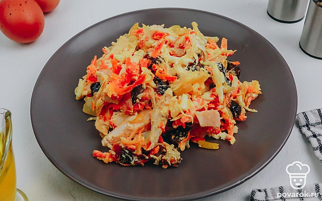 Салат с грудкой и черносливом — Рецепт с фото