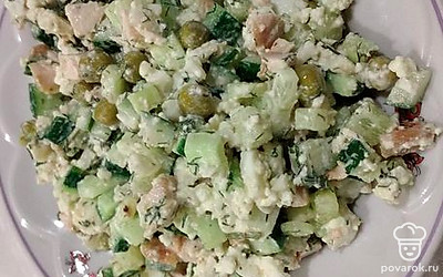 Выложите блюдо в салатник. Можно подавать.