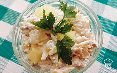 Легкий салатик с курочкой и ананасами — Рецепт с фото