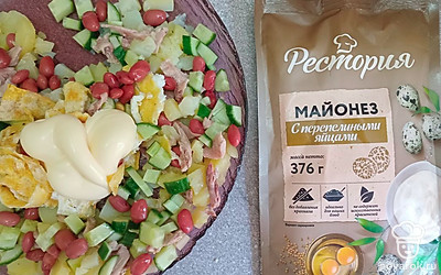 Добавьте майонез.