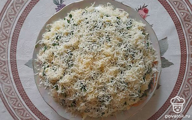 Слоеный салат с куриной грудкой и помидорами — Рецепт с фото