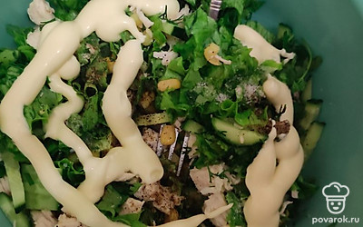 Смешать все ингредиенты, посолить, добавить майонез. Перемешать.