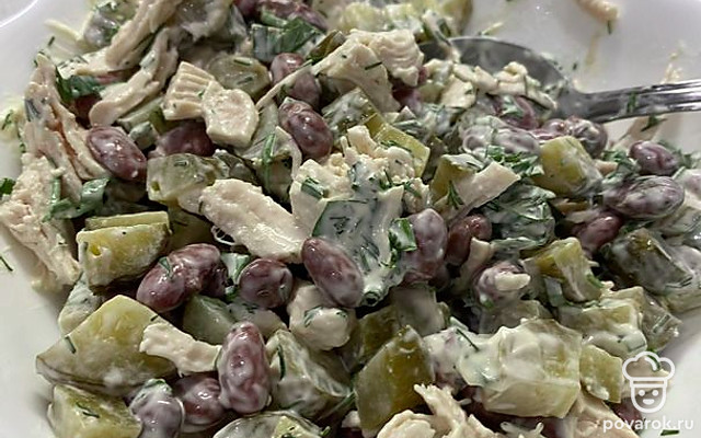 Салат «Нежный» с куриной грудкой и фасолью — Рецепт с фото