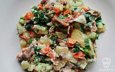 Салат «Сытный» с курицей и овощами — Рецепт с фото