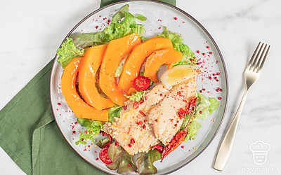 Готовую квашеную тыкву подавайте как самостоятельную закуску или в дополнение к мясным или рыбным блюдам.