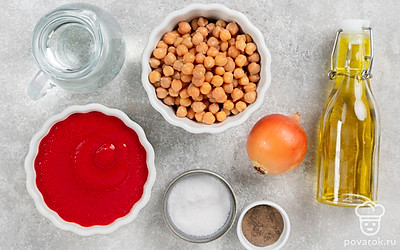 Снимите с лука шелуху, промойте укроп. Подготовьте блендер.