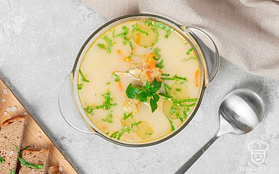 Подавайте суп в пиалах с гренками или сухариками.