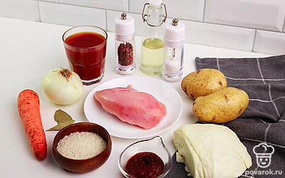 Подготовьте все необходимые ингредиенты для рецепта. Вымойте овощи и курицу.