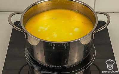 Варите суп еще 3-5 минут до готовности.