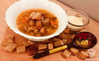 Оригинальные грибы с бульоном и квашеной капустой — Рецепт с фото