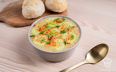 Блюдо готово, можете подавать к столу. Не забудьте украсить суп-пюре нарезанным зеленым луком! Приятного аппетита!