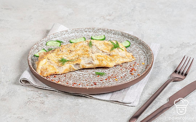 Тонкий лаваш с яйцом на сковороде — Рецепт с фото