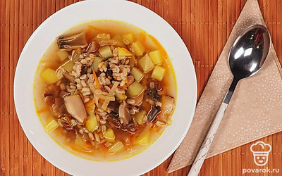 Подавайте суп горячим.