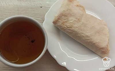 Подавайте шаурму с чаем. 