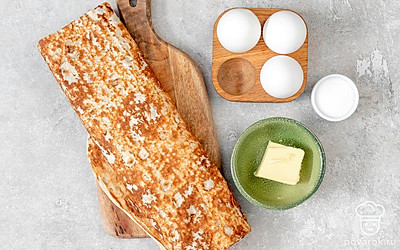 Помойте яйцо и обсушите бумажным полотенцем. Отмерьте заранее нужное количество ингредиентов. Разложите их удобно на столе.