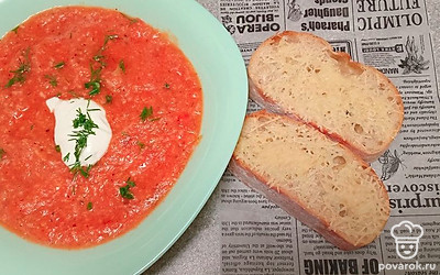 Подавайте суп с гренками. 