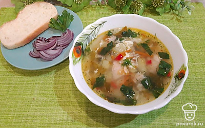 Подавайте блюдо порционно, с луком, зеленью и свежим хлебом. Приятного аппетита!