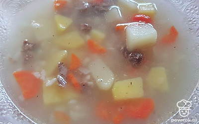 Суп подавайте горячим. Можете украсить свежей зеленью. 