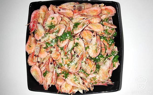 Вареные креветки в панцире с лаймом — Рецепт с фото