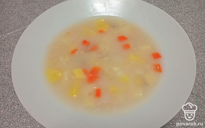 Посолите суп, варите еще 10 минут.