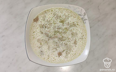 Перед подачей можно украсить суп свежей зеленью.