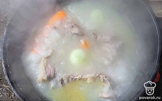 Суп с грудинкой в казане — Рецепт с фото