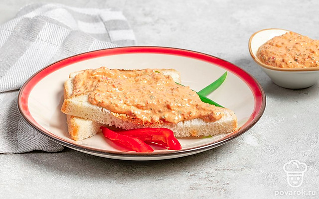 Творожная намазка с болгарским перцем и чесноком — Рецепт с фото