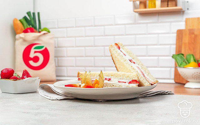 Сэндвичи с клубникой — Рецепт с фото