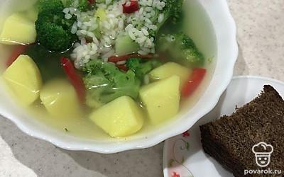 Подавайте суп горячим, очень здорово сочетается с чёрным хлебом. 