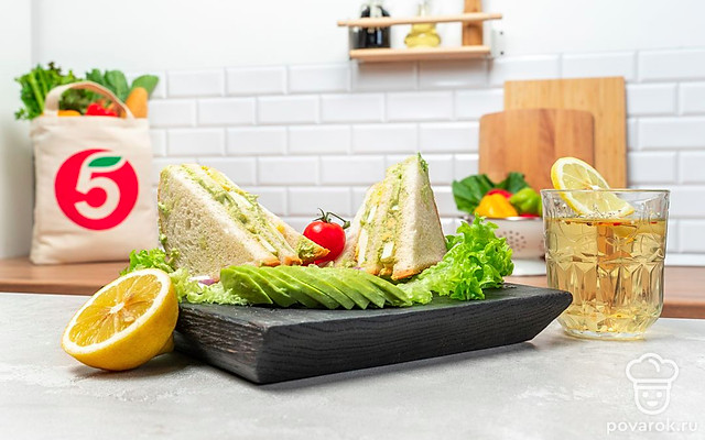 Сэндвич с яичным салатом и авокадо — Рецепт с фото