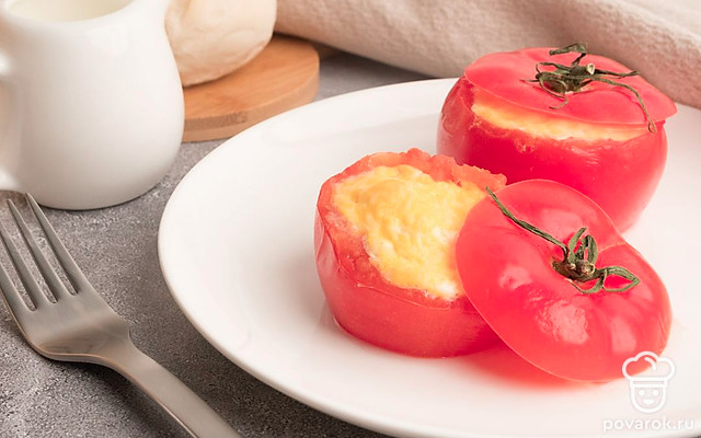 Помидоры с яйцом в микроволновке — Рецепт с фото