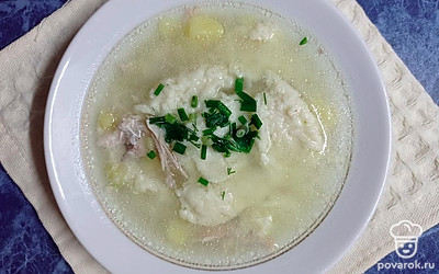 Очень вкусно подавать горячий суп со сметаной и свежим зелёным луком. Приятного аппетита! 