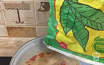 Лист лавровый добавьте в суп.