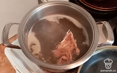 Варите бульон 30 минут.