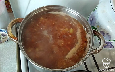 В суп отправляем пассерованные овощи.