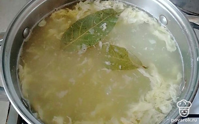 В конце варки добавляем лавровый лист. 