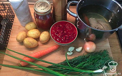Подготовьте ингредиенты. Из заранее приготовленного понадобится только бульон.