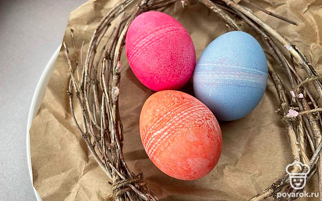 Пасхальные яйца, окрашенные в стиле «Минимализм» — Рецепт с фото