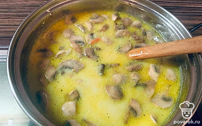 В бульон добавьте готовую зажарку.