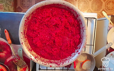 За пару минут до выключения, добавьте уксус и перемешайте. 