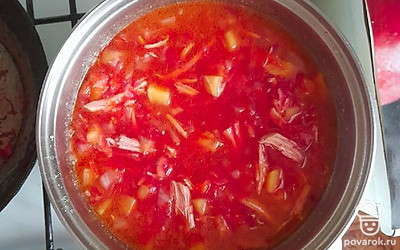 При приготовлении супа, отварите мясо и картофель. В кастрюлю добавьте борщевую заправку из банки и ваш суп будет готов. Приятного аппетита!