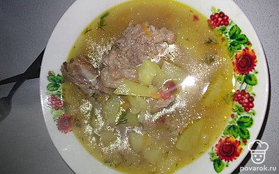 Суп можно посыпать зеленью — укропом или петрушкой.
